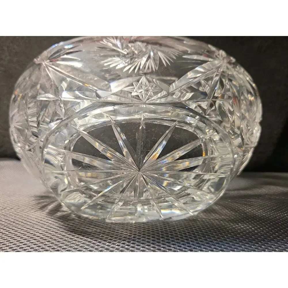Vntg Crystal Basket Pinwheel Design 8in X 8in X 5 In
